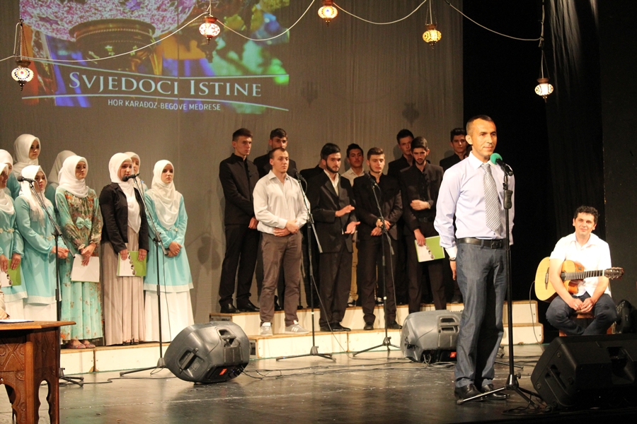 http://muftijstvo-mostarsko.ba/images/stories/cdmedresa2.JPG