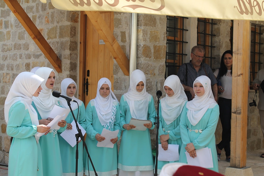 http://muftijstvo-mostarsko.ba/images/stories/saricadz5.jpg