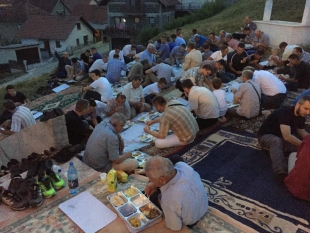 Priređen zajednički iftar za džematlije u Prozoru