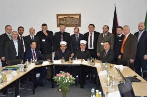 REISU-L-ULEMA KAVAZOVIĆ PRISUSTVOVAO PRO&Scaron;IRENIM SJEDNICAMA ME&Scaron;IHATA I SABORA IZB U NJEMAČKOJ I SASTAO SE SA AKADEMSKOM ZAJEDNICOM