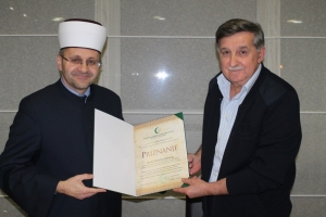Muftija mostarski uručio priznanja dugogodi&scaron;njem predsjedniku Izvr&scaron;nog odbora Medžlisa IZ-e Mostar Ramizu Jelovcu