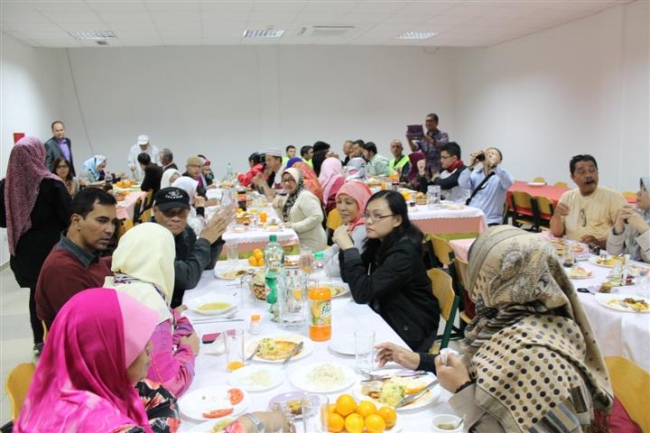 Muslimani iz Singapura, Turske i Kuvajta na bajramskoj večeri u Karađoz-begovoj medresi