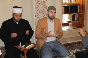 U Karađoz-begovoj džamiji proučena hatma dova pred duše Alije Izetbegovića i Hivzije Hasandedića