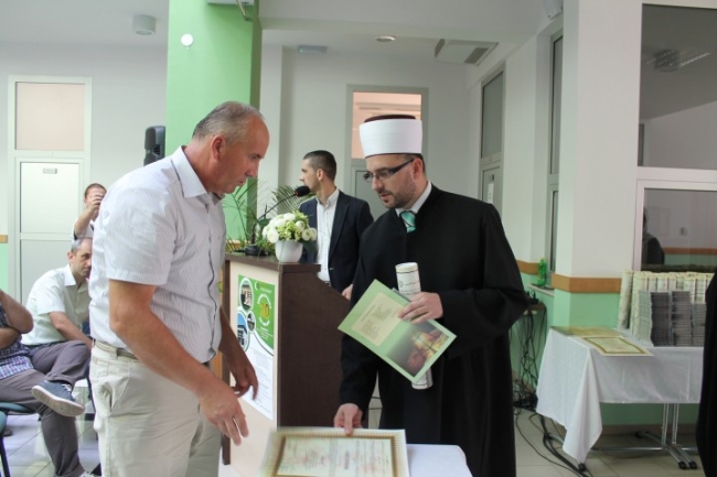 Karađoz-begova medresa uručila Vakufname novim vakifima