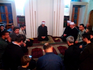 Mubarek noć Lejletur-regaib obilježena u Čar&scaron;ijskoj džamiji