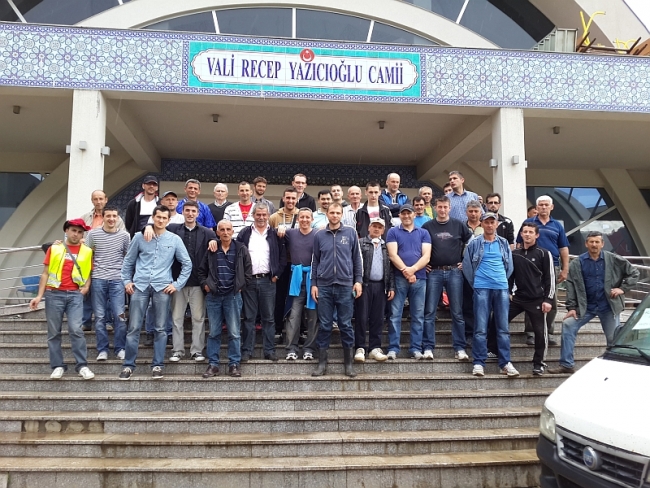 Imami Konjica sa džematlijama na či&scaron;ćenju poplavljenih područja u Maglaju