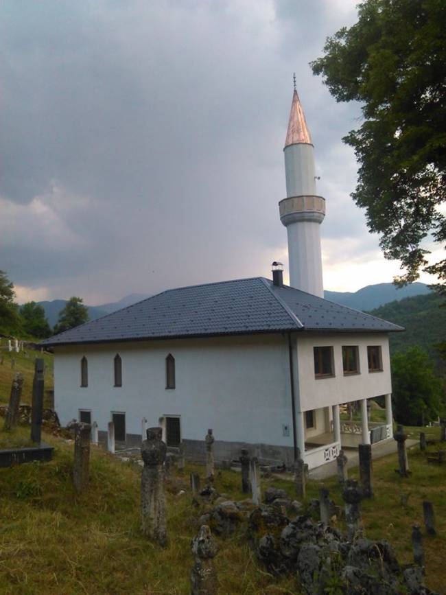 Zavr&scaron;ena rekonstrukcija džamijskog krova na Dugama