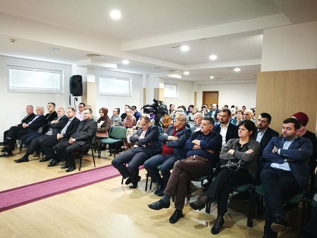 Prof. dr. Adnan Silajdžić: Bosanski muslimani nisu ni svjesni pred kako važnim dilemama se nalaze