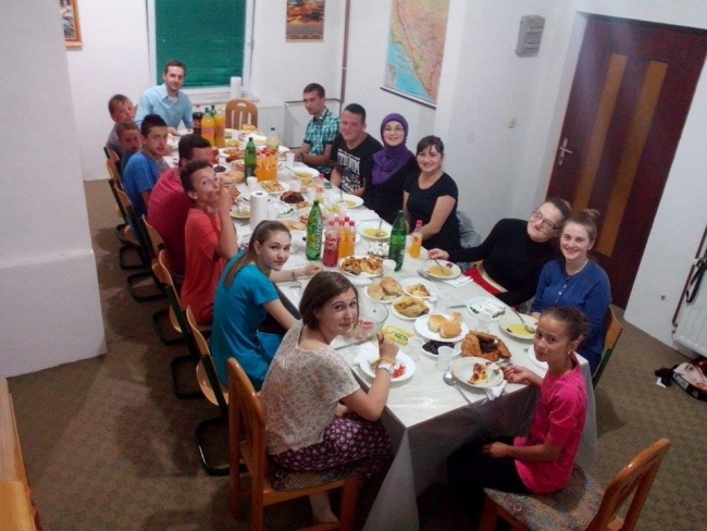 OMLADINSKI IFTAR U GUBERU