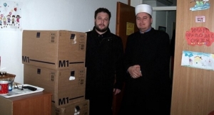 Trebinje: Imam i sve&scaron;tenik uručili pomoć za najugroženije