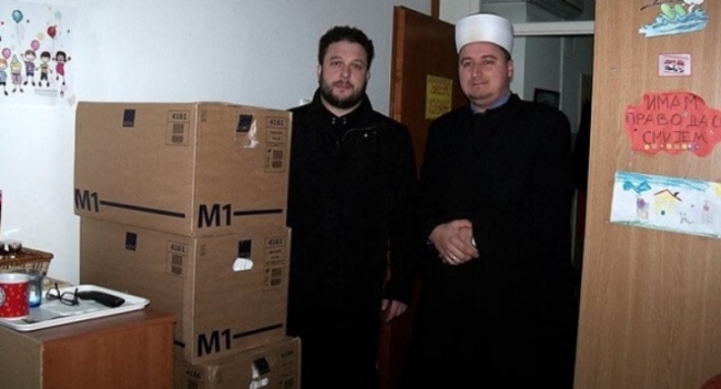 Trebinje: Imam i sve&scaron;tenik uručili pomoć za najugroženije