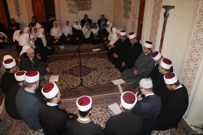 Čuvajmo na&scaron; namaz i razmi&scaron;ljajmo o Božijim porukama