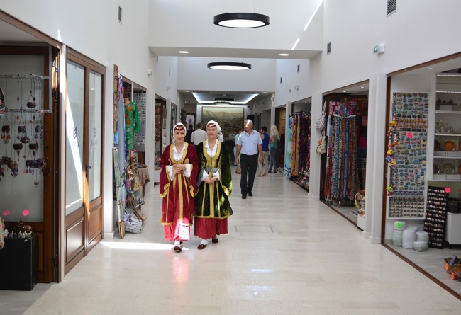 U Mostaru svečano otvoren zanatsko-trgovački centar Bazar