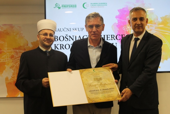 Na naučnom skupu posthumno dodijeljena nagrada &bdquo;Fevzi Mostarac&ldquo; rahmetli Ahmedu S. Aličiću